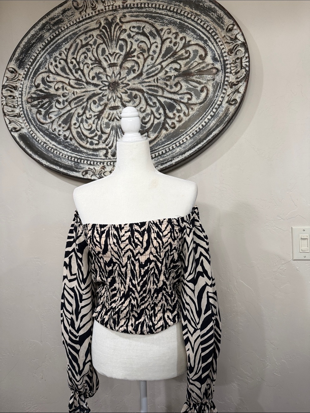 Eloquii Off-Shoulder Zebra Print Top - Black & Cream